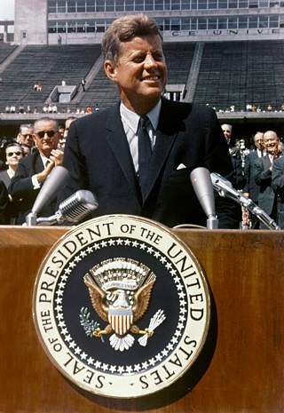 JFK's Moon Mission Speech: Informing Public About Lunar Landing Goal